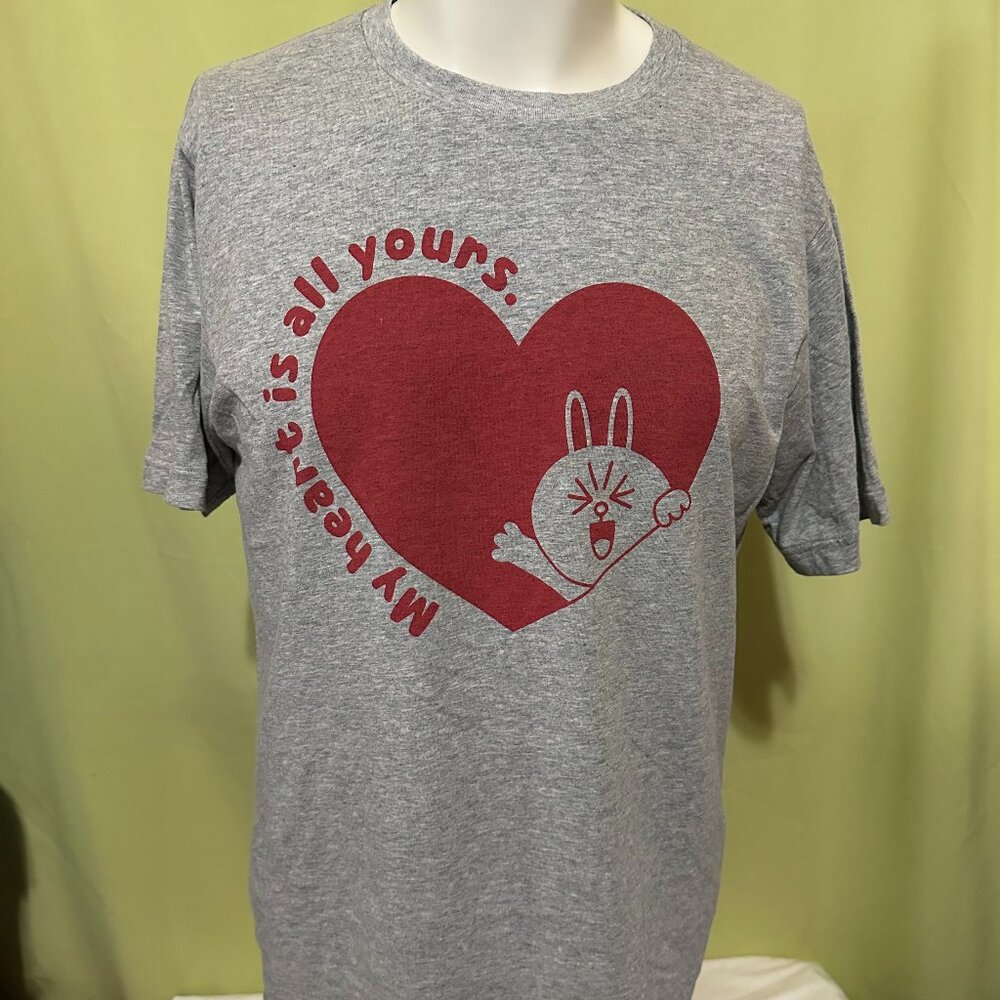Uniqlo Line Friends My Heart is all Yours Men's Gray T Shirt Small Red Heart Bun